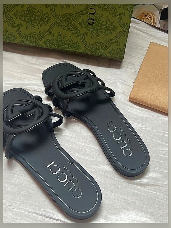 Gucci Women Gucci GG Slide Sandals